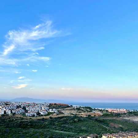 Top Sea View Apartment - 7 Minutes To Sotogrande Castillo de Sabinillas Exterior foto