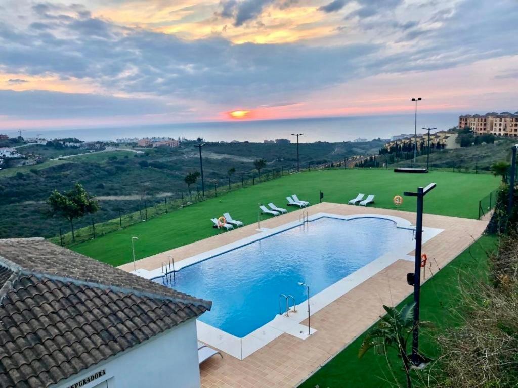 Top Sea View Apartment - 7 Minutes To Sotogrande Castillo de Sabinillas Exterior foto